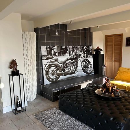 Cypress: Private Bedroom/Bathroom/Office, With Shared Pool, Hot Tub North Vancouver Luaran gambar