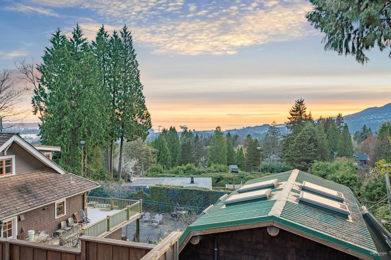 Cypress: Private Bedroom/Bathroom/Office, With Shared Pool, Hot Tub North Vancouver Luaran gambar
