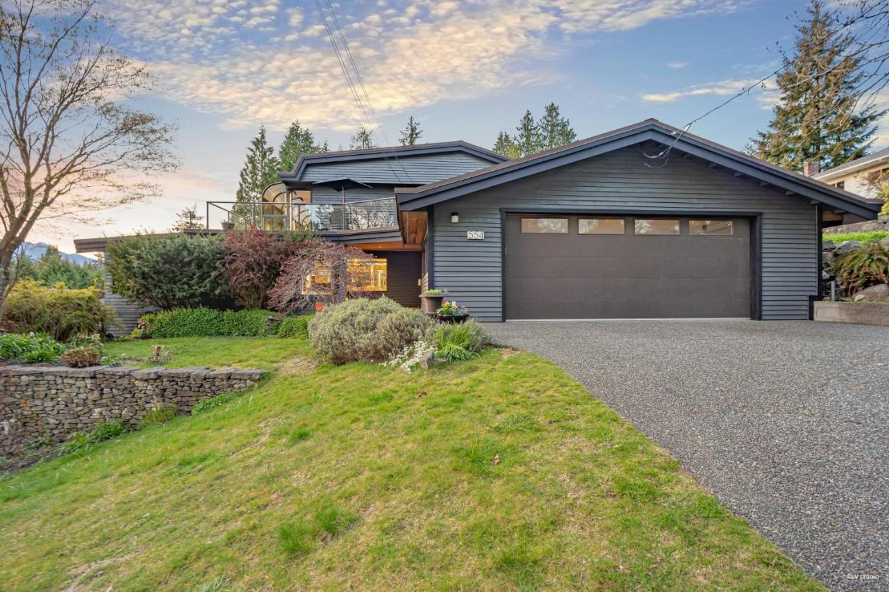 Cypress: Private Bedroom/Bathroom/Office, With Shared Pool, Hot Tub North Vancouver Luaran gambar