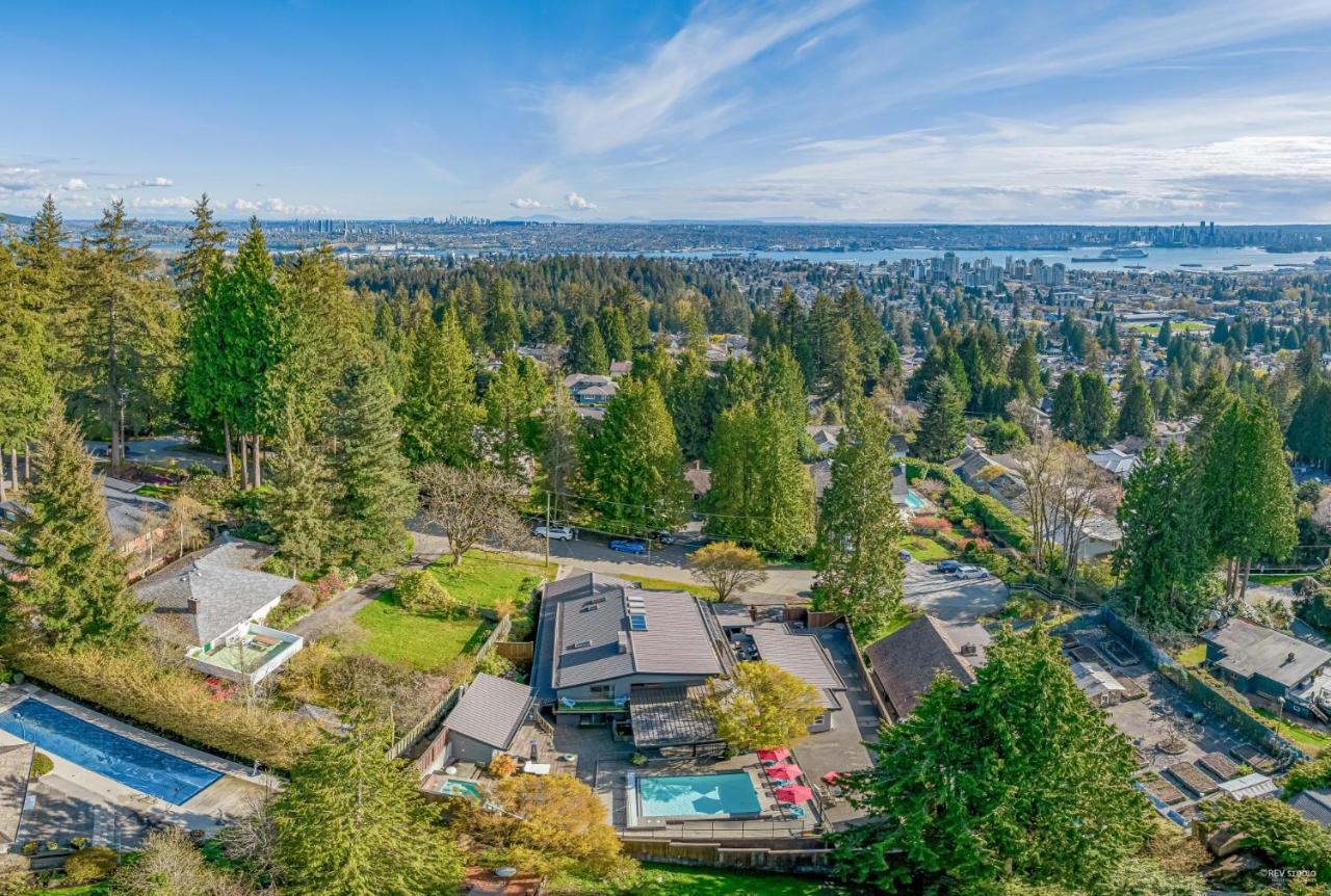 Cypress: Private Bedroom/Bathroom/Office, With Shared Pool, Hot Tub North Vancouver Luaran gambar