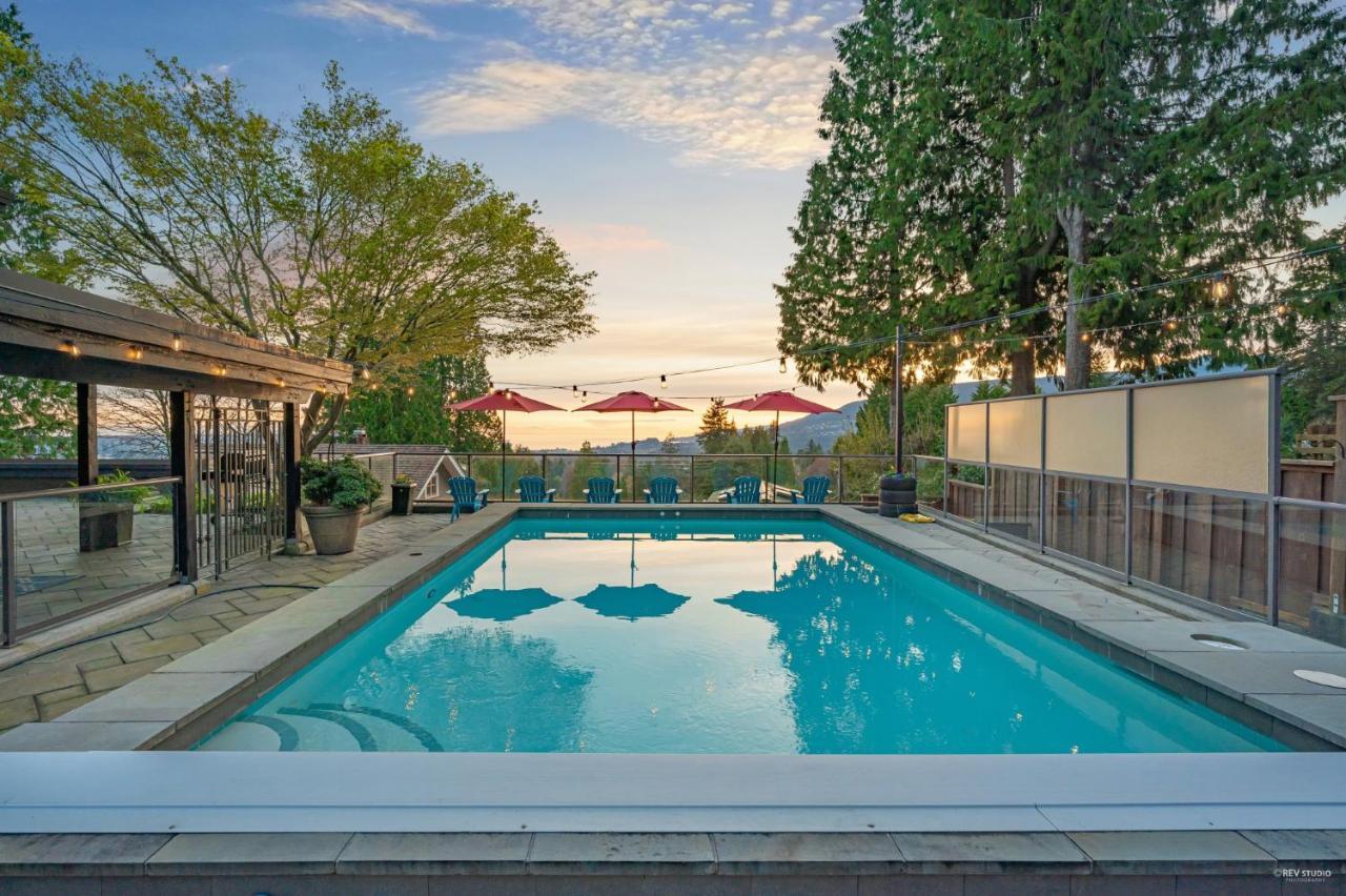Cypress: Private Bedroom/Bathroom/Office, With Shared Pool, Hot Tub North Vancouver Luaran gambar