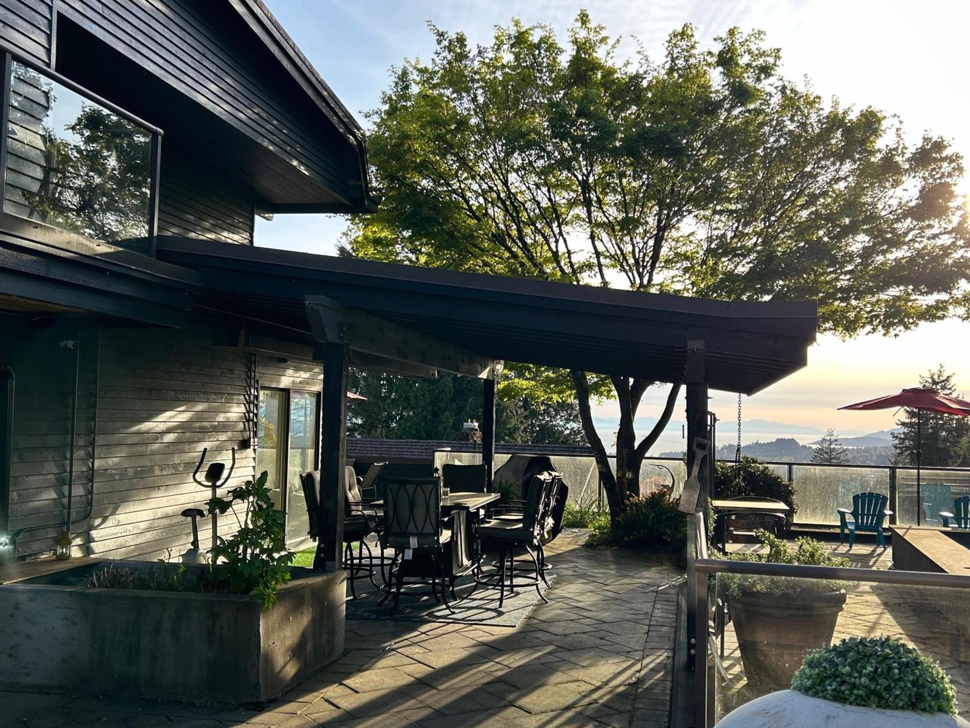 Cypress: Private Bedroom/Bathroom/Office, With Shared Pool, Hot Tub North Vancouver Luaran gambar