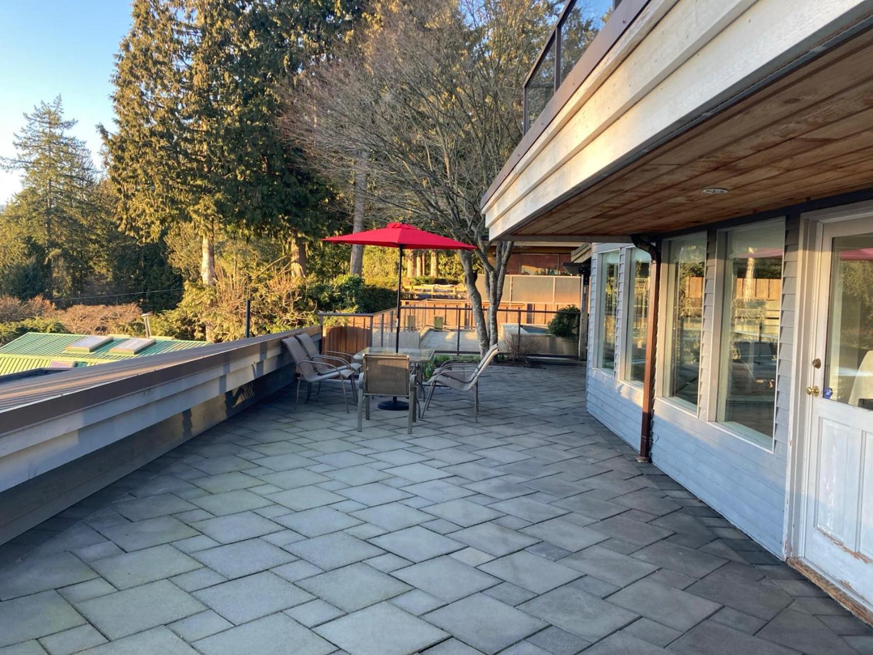 Cypress: Private Bedroom/Bathroom/Office, With Shared Pool, Hot Tub North Vancouver Luaran gambar