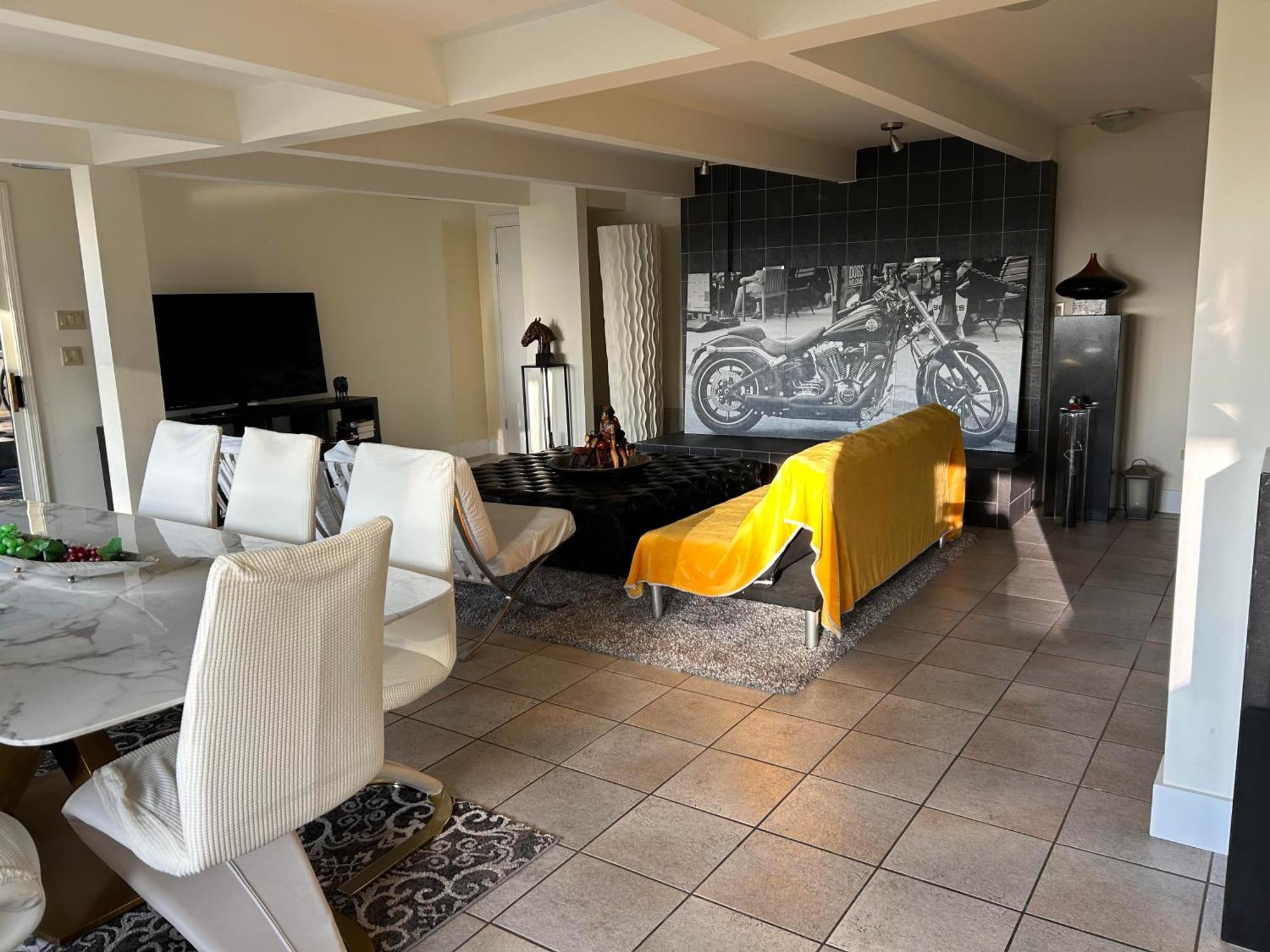 Cypress: Private Bedroom/Bathroom/Office, With Shared Pool, Hot Tub North Vancouver Luaran gambar