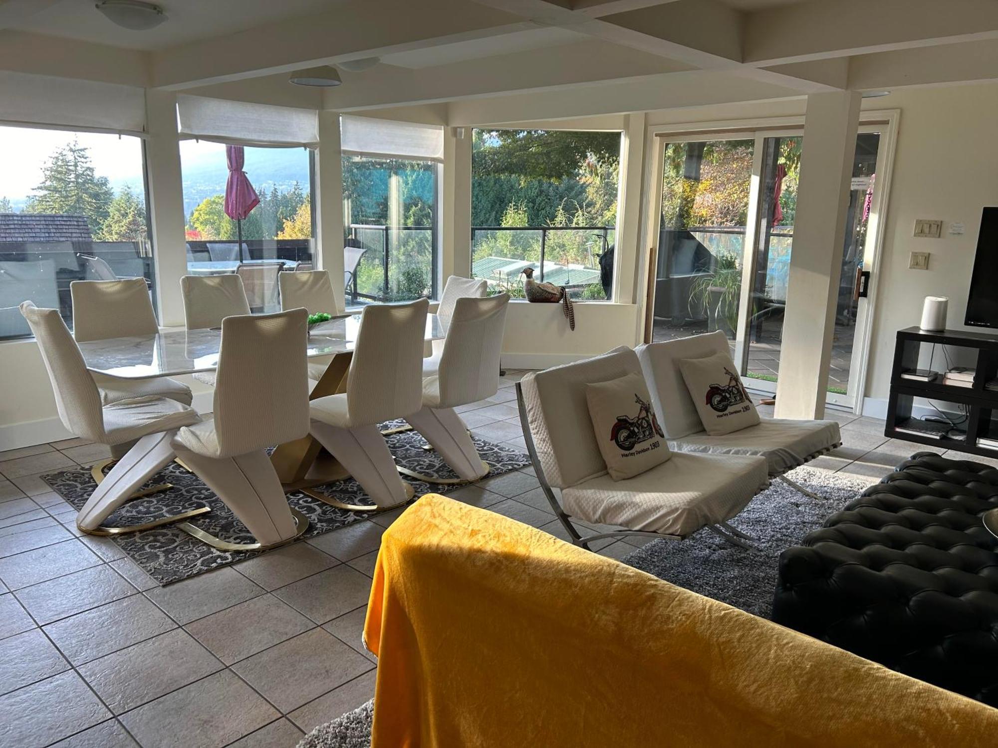 Cypress: Private Bedroom/Bathroom/Office, With Shared Pool, Hot Tub North Vancouver Luaran gambar