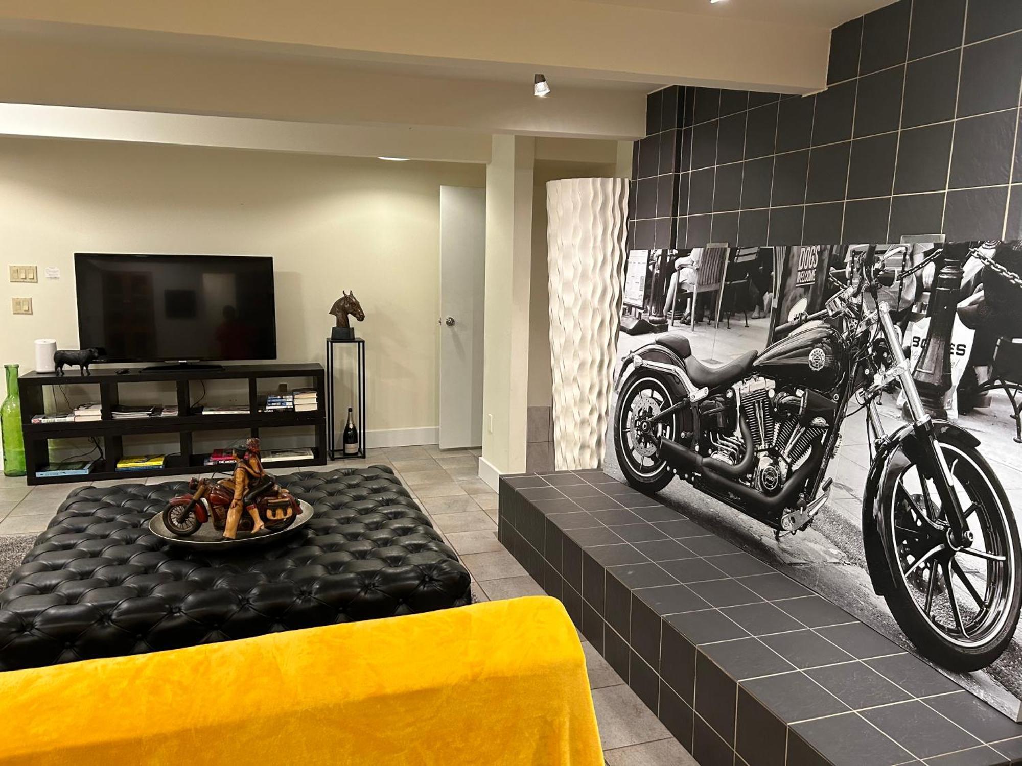 Cypress: Private Bedroom/Bathroom/Office, With Shared Pool, Hot Tub North Vancouver Luaran gambar