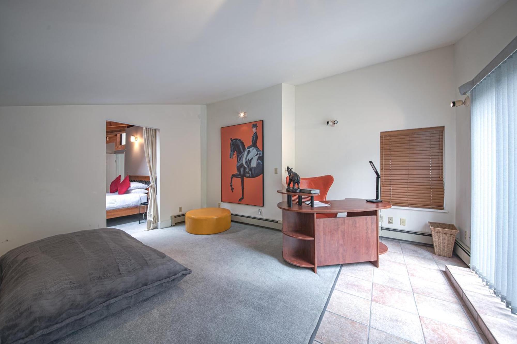 Cypress: Private Bedroom/Bathroom/Office, With Shared Pool, Hot Tub North Vancouver Luaran gambar