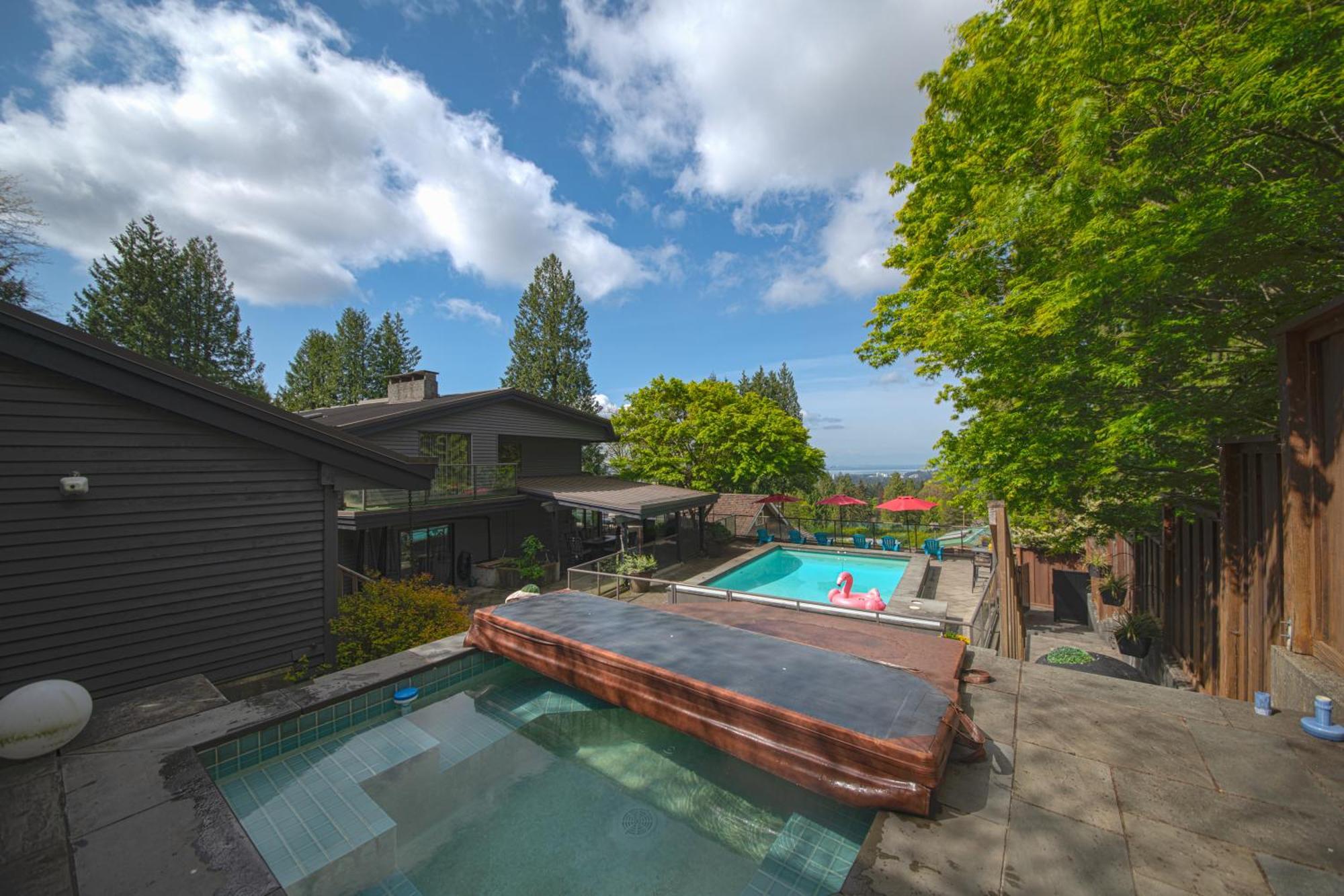 Cypress: Private Bedroom/Bathroom/Office, With Shared Pool, Hot Tub North Vancouver Luaran gambar