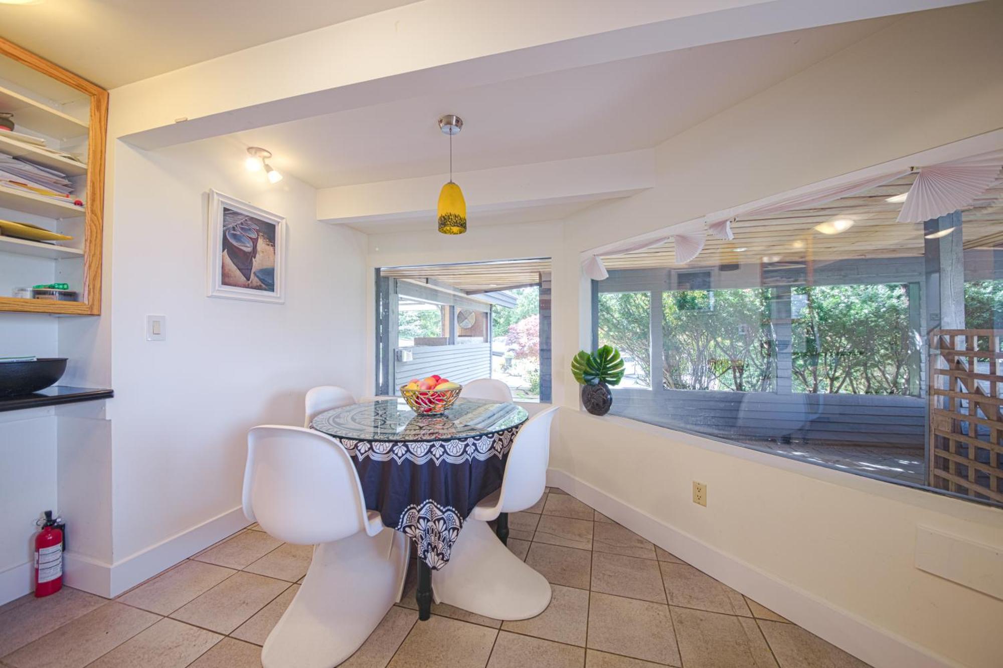 Cypress: Private Bedroom/Bathroom/Office, With Shared Pool, Hot Tub North Vancouver Luaran gambar